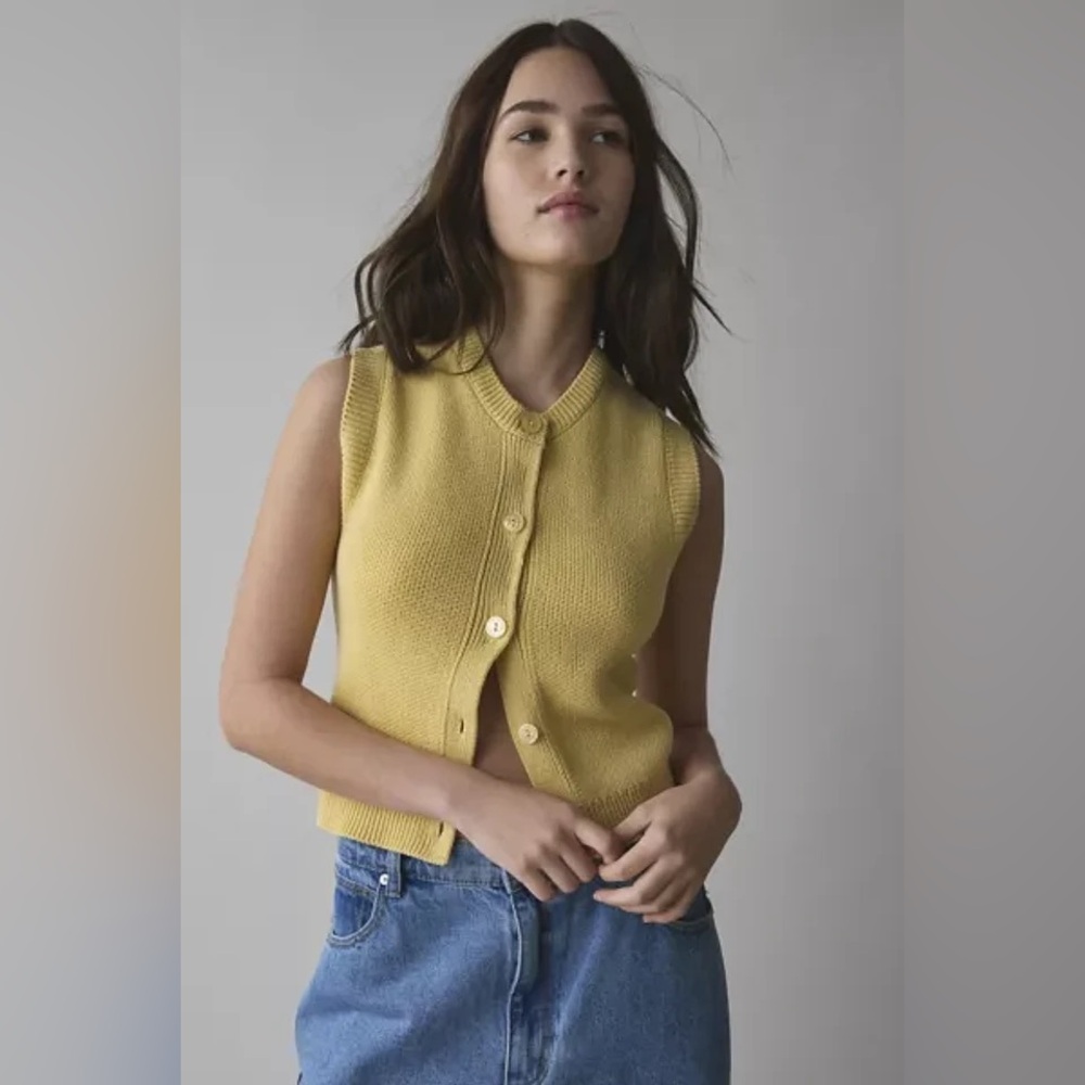 BDG Santorini Cropped Sweater Vest - Picture 2 of 4